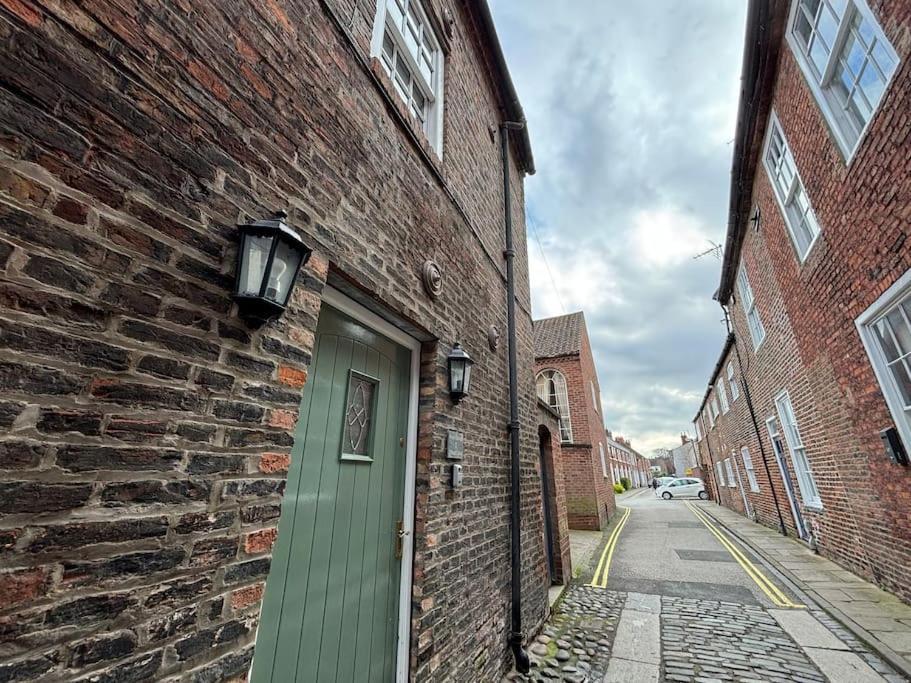 Quirky Cottage In The Historical Town Of Beverley Esterno foto
